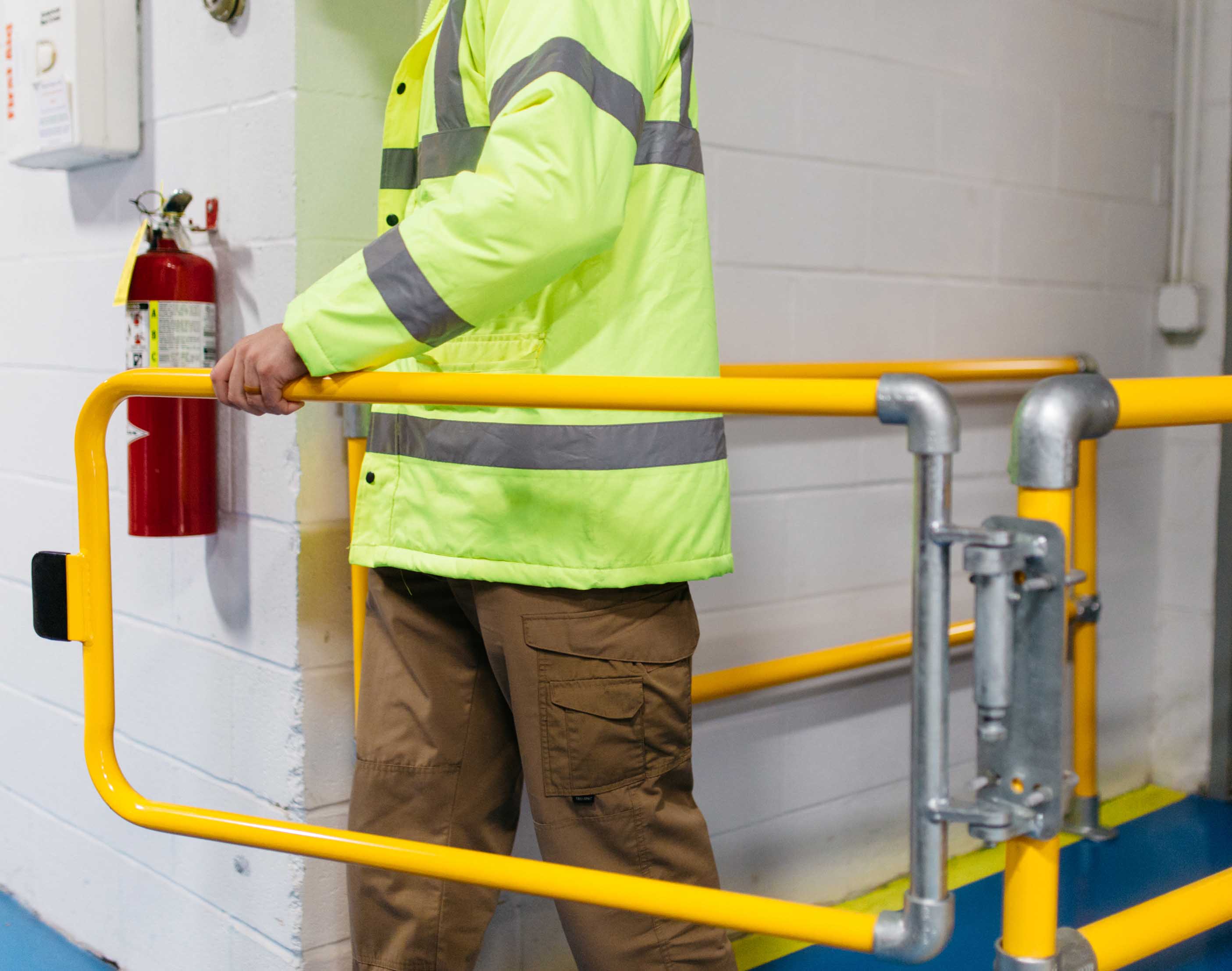 Self Closing Gate IN