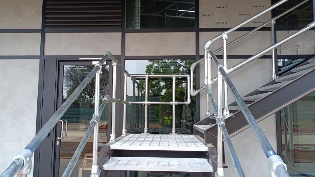 A Comprehensive Guide of Modular Railing System for Indian Industries ...